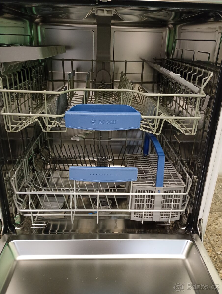 Myčka nádobí Bosch vestavná - 3
