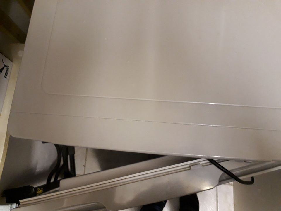 praktický úzký 55cm mrazák třída A+ - 3