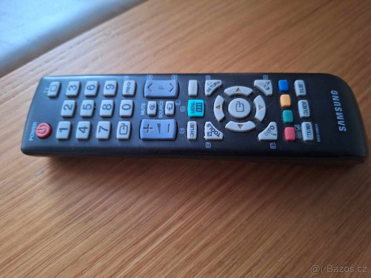 23" Samsung 2333HD černý - 3