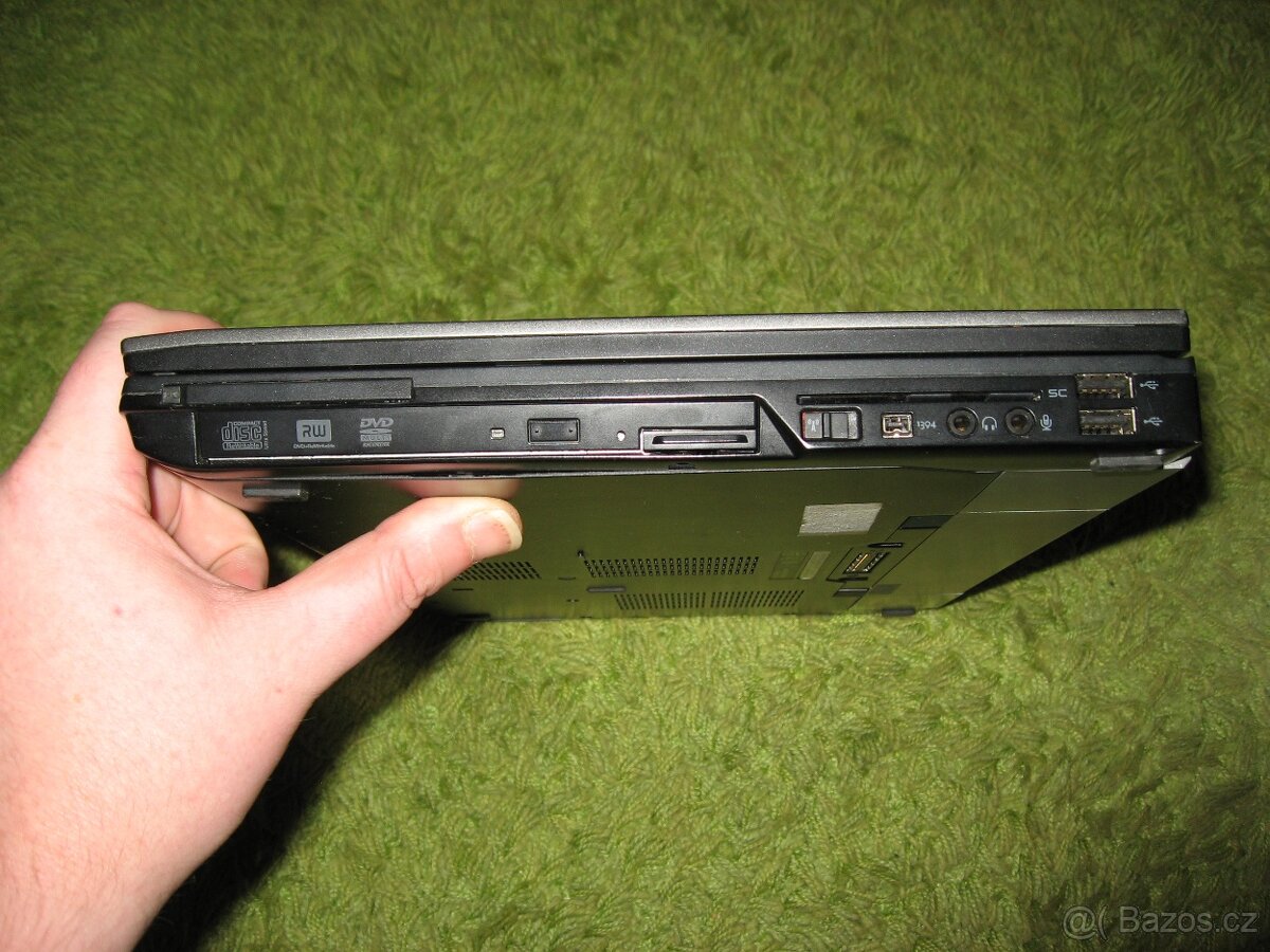 Prodám notebook Dell - 3