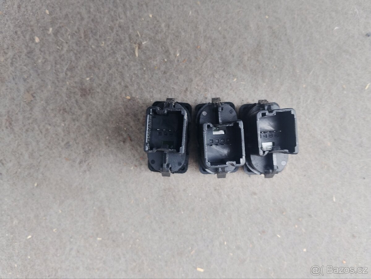 Tlačítka stahování oken Ford Focus ii - 3