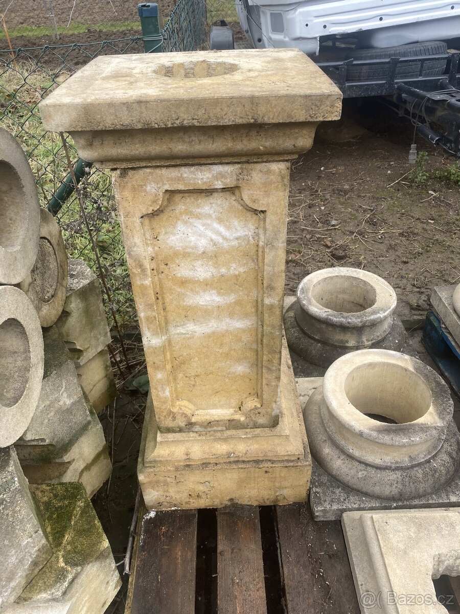 okno, nika, sloupy z umělého pískovce - 3