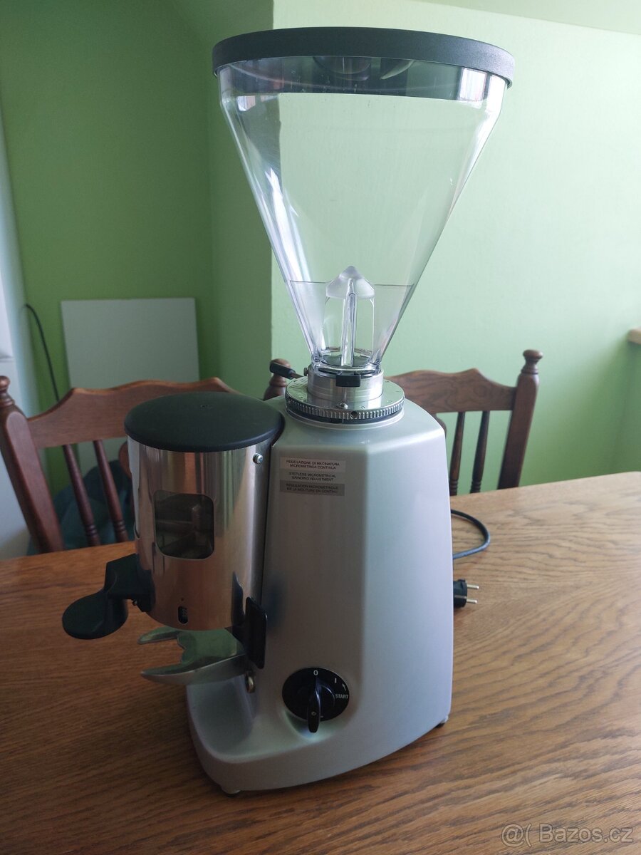 Mlýnek na kávu Mazzer - 3