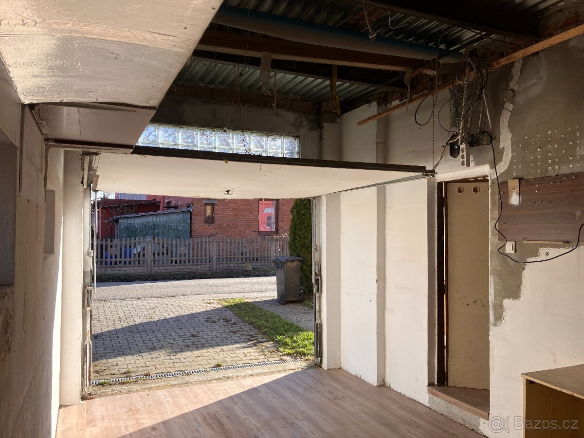 Prodej čtvrtdomku 3+1, garáž - 3