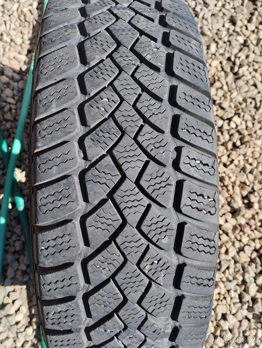 Pneu 175/70 R13 - 3