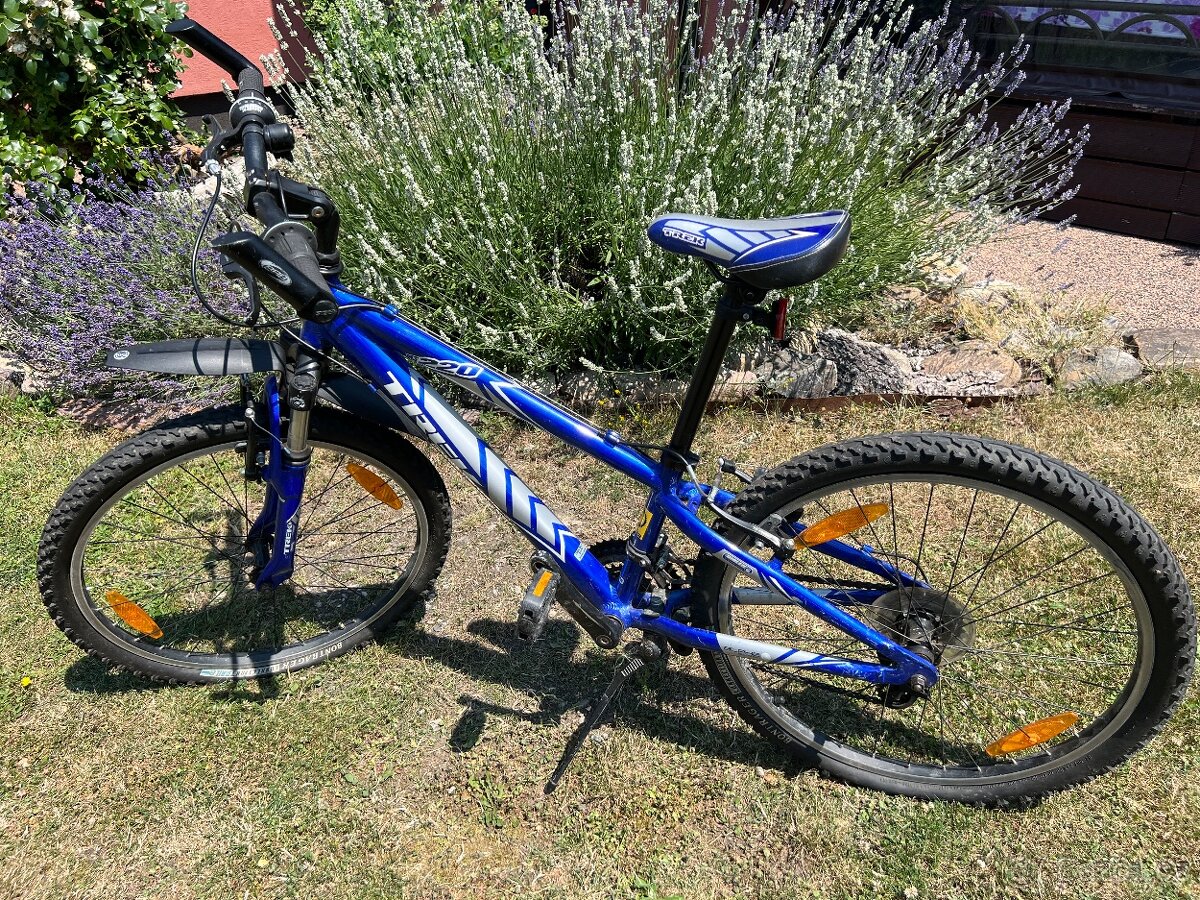 Horské kolo TREK MT220 - 3
