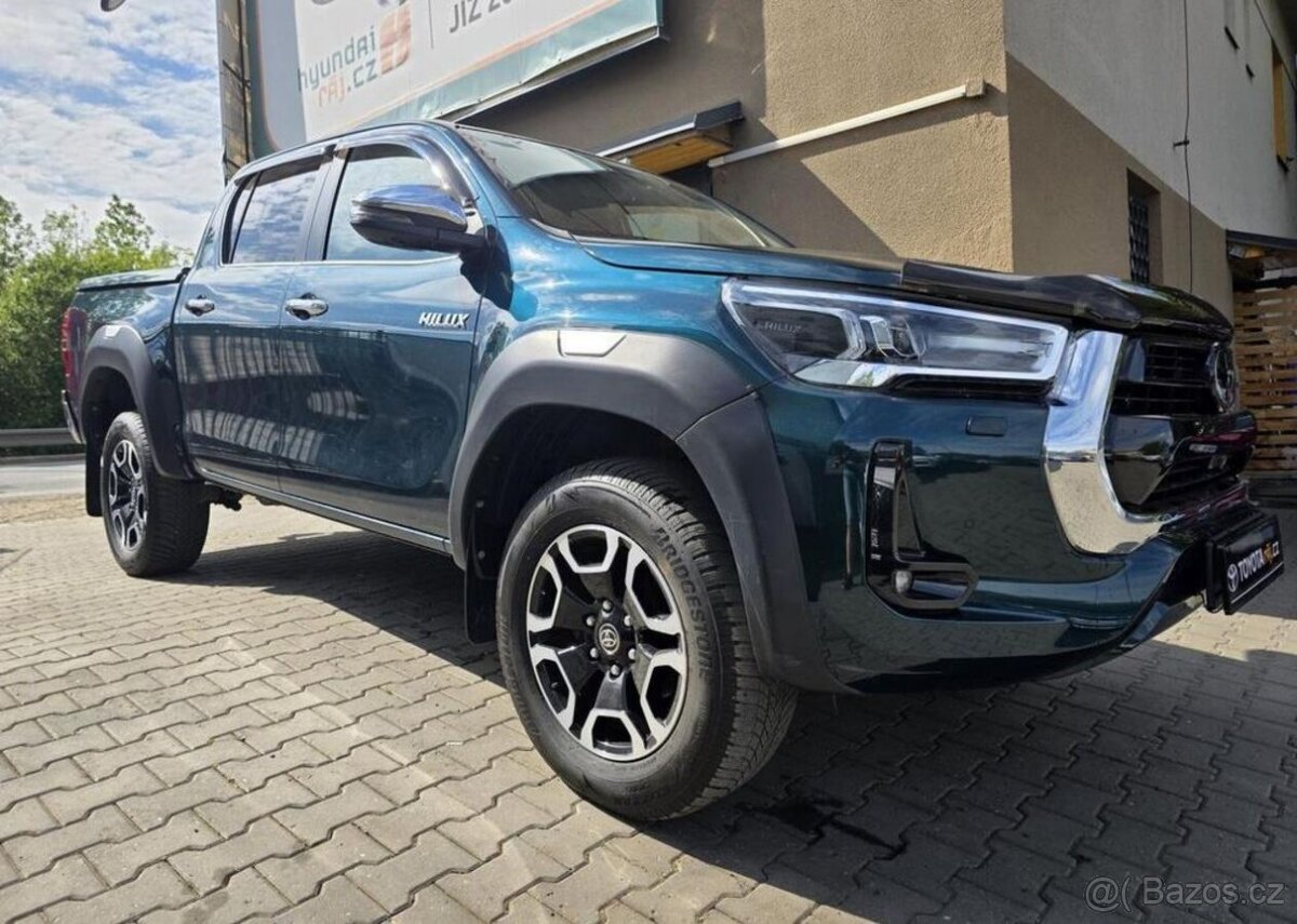Toyota Hilux 2.8-4x4-EXECUTIVE-TAŽNÉ 3,5t