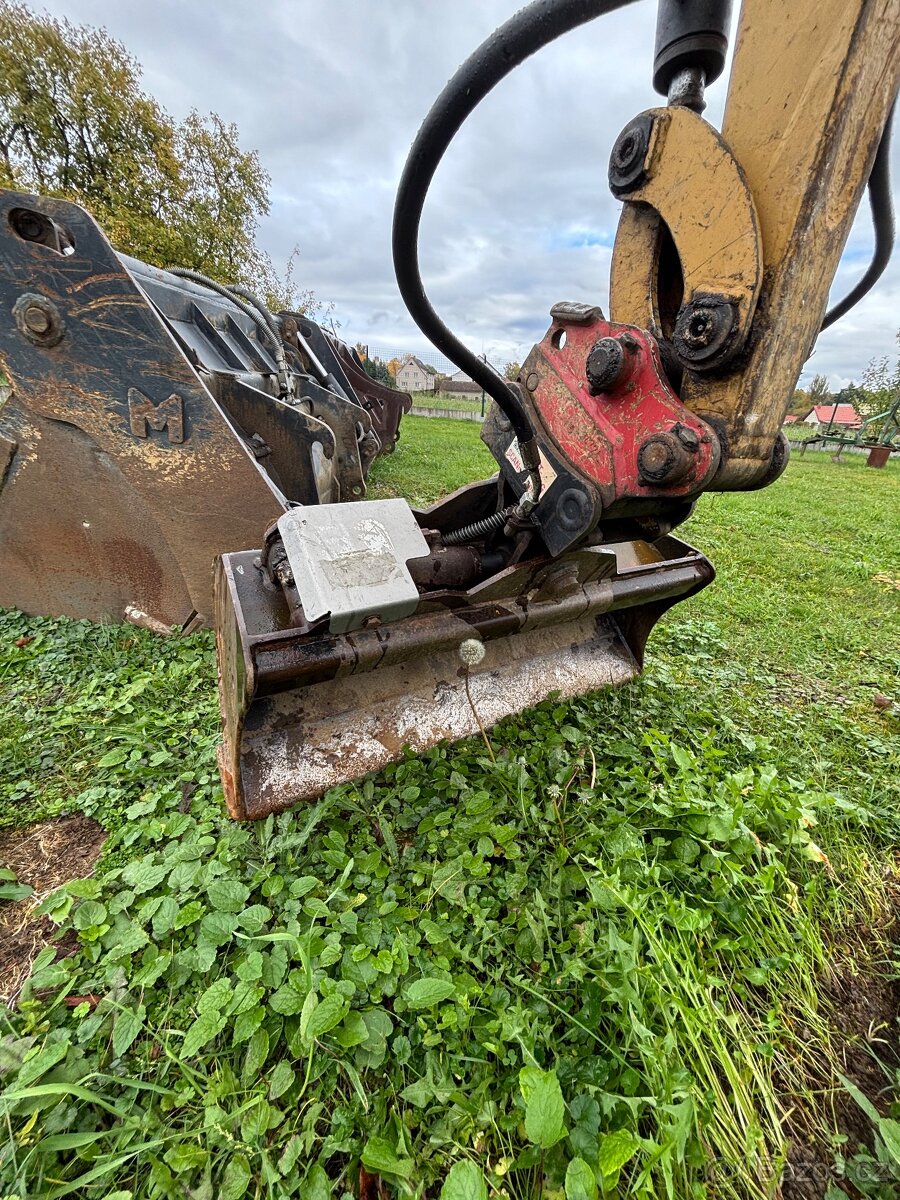 Prodám pásový minibagr Cat 301.7D - 3