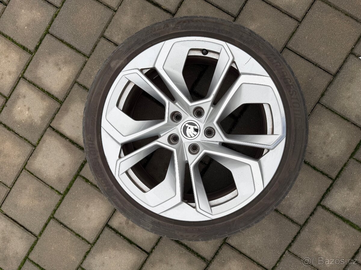 Letní sada Škoda Altair 19" + Brigestone 225/40 R19 - 3