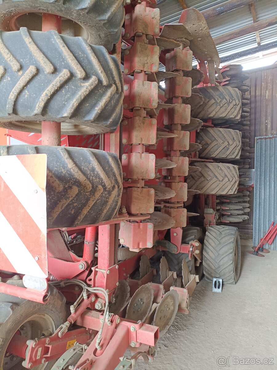 Kverneland U-drill 6000 - 3