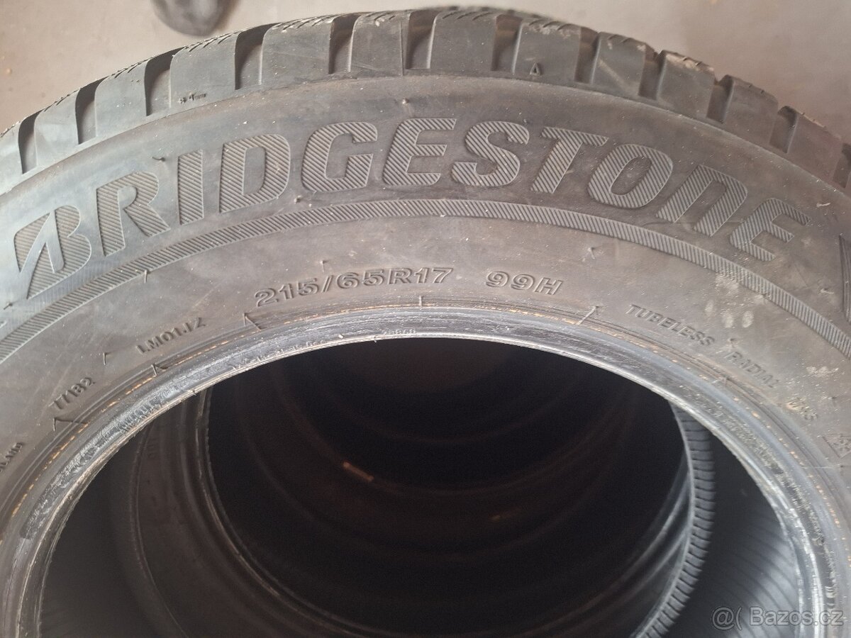 Prodám zimní pneu 215/65/17 Bridgestone - 3