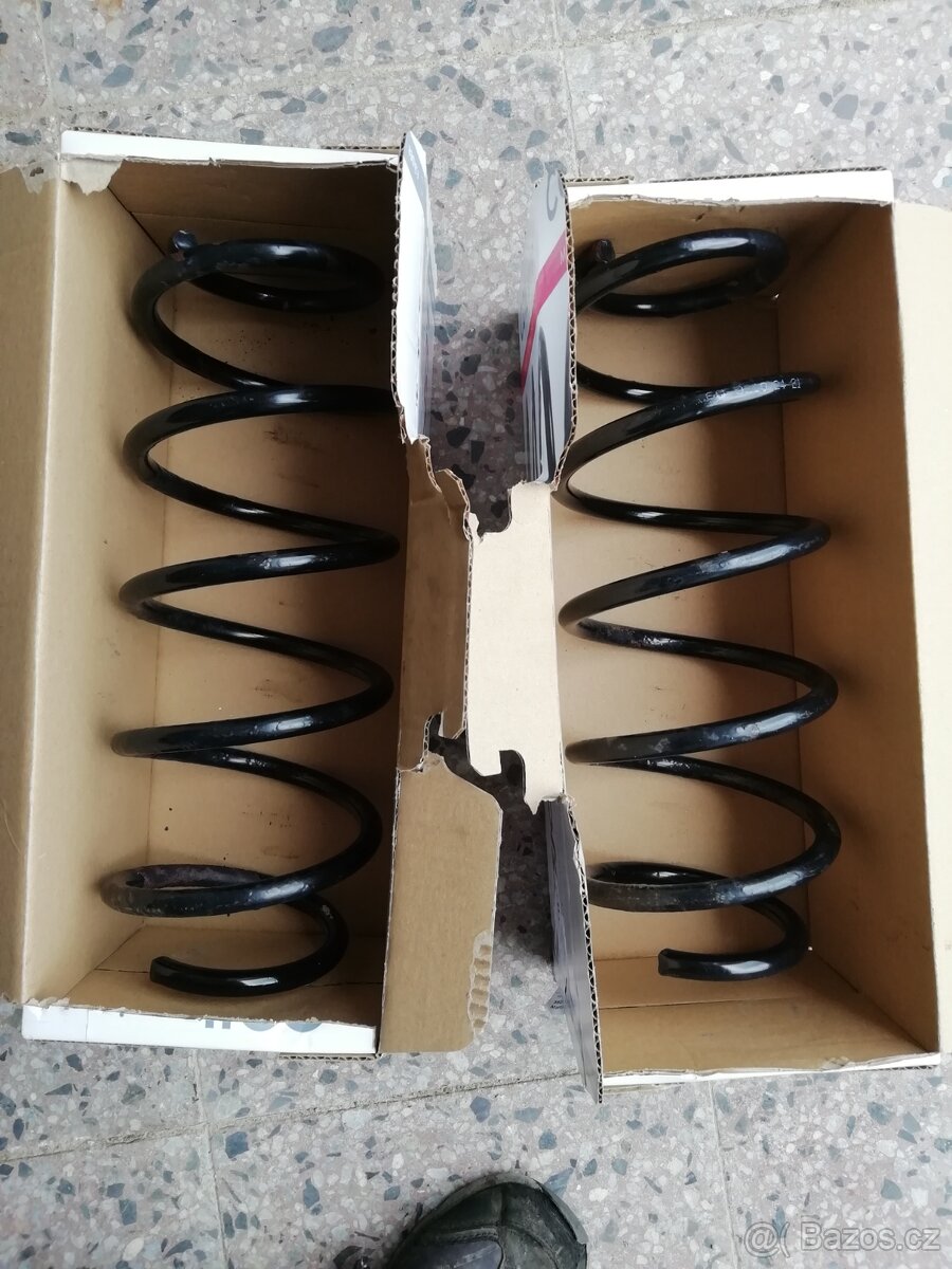 Škoda Fabia II přední pružiny - 3