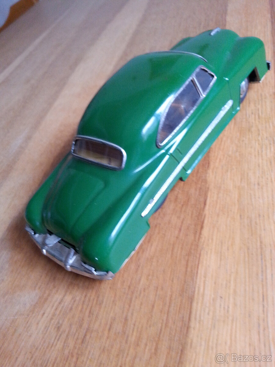 Plechové autíčko - 3
