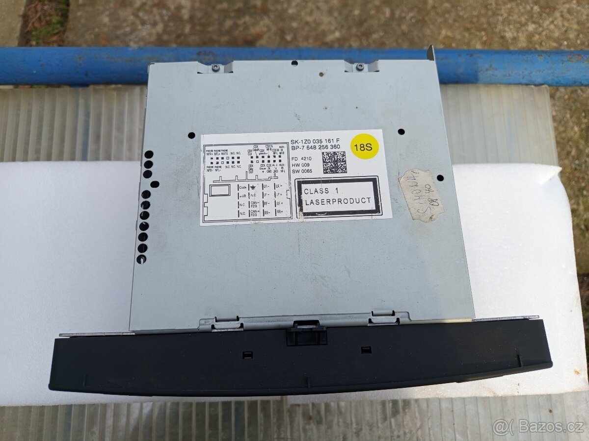 autorádio s CD přehrávačem Yeti rok 2010. - 3