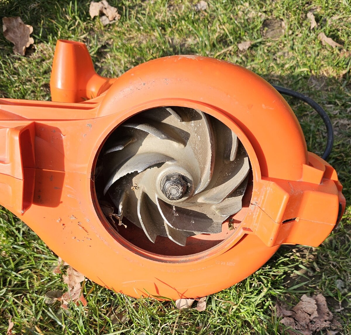 Zahradní vysavač/fukar BLACK+DECKER - 3