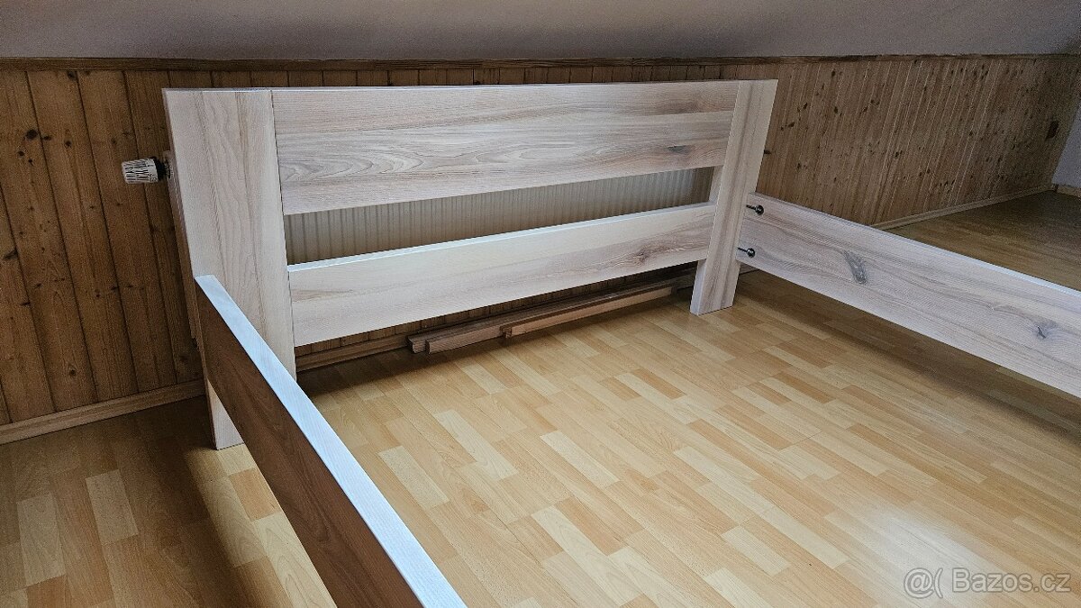 Manželska postel z masivu - 3
