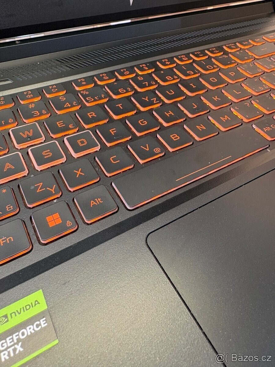 Krasny Acer Nitro V 17 AI 16/1TB - 3