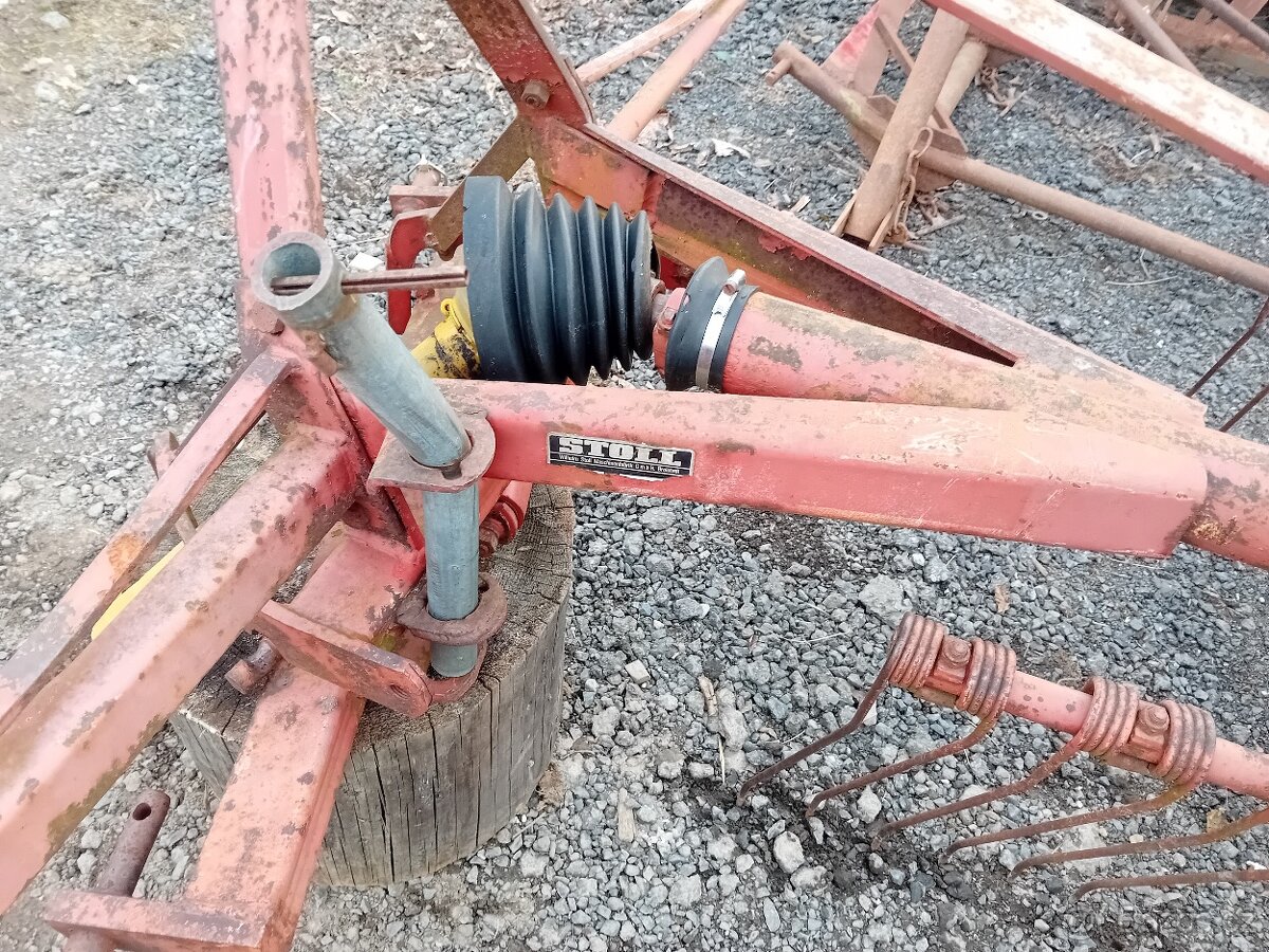 Shrnovač sena STOLL - 3