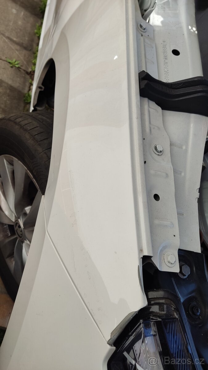 Prodám - kapota, dveře, 5dv karoserii kastli, skelet Kamiq - 3