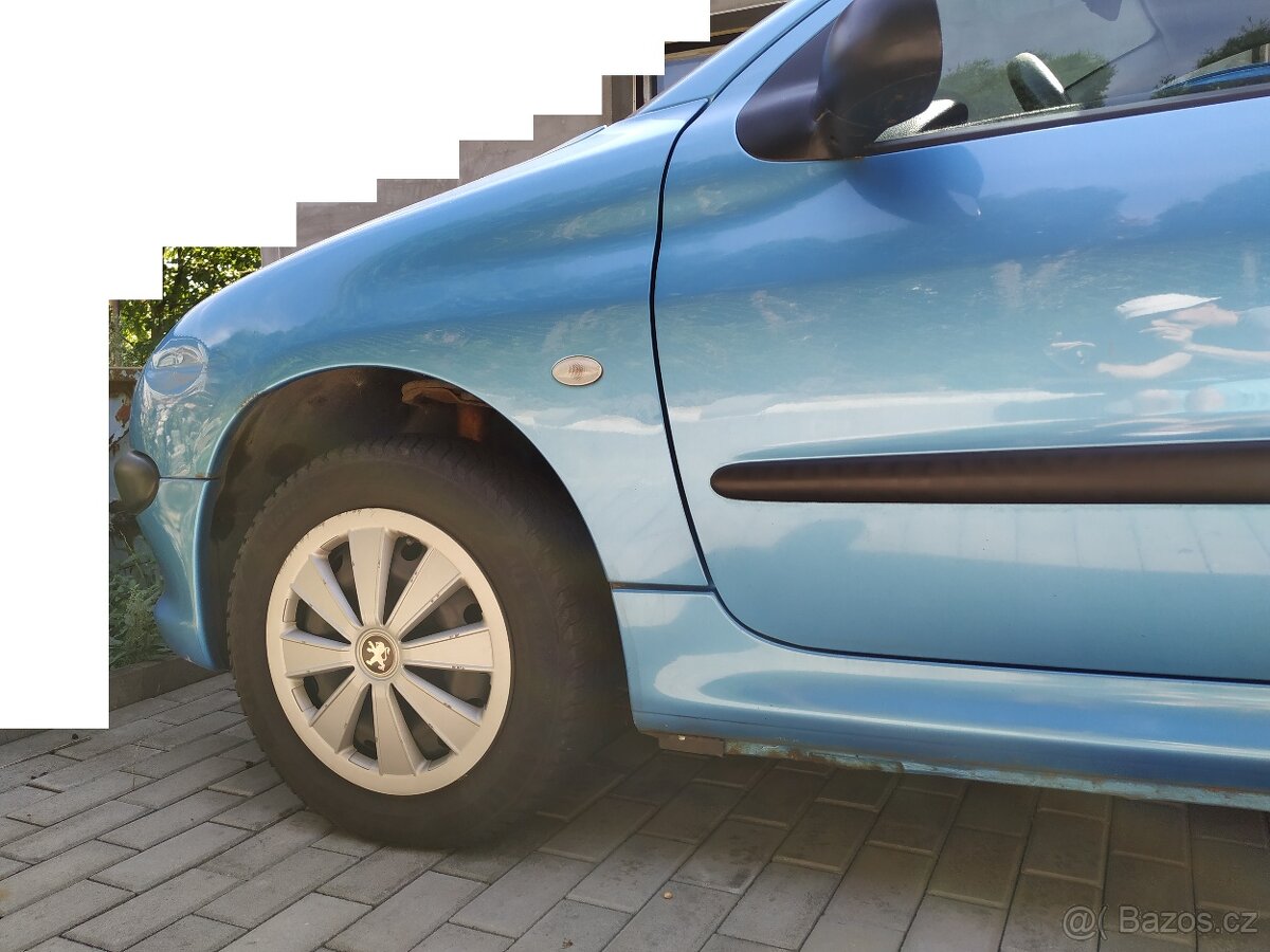 Modrý Peugeot 206, 44 kW, 1 124 ccm - 3