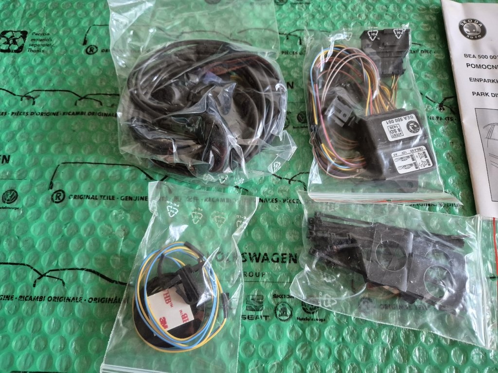 sada zadních parkovacích čidel Škoda Superb I - 3