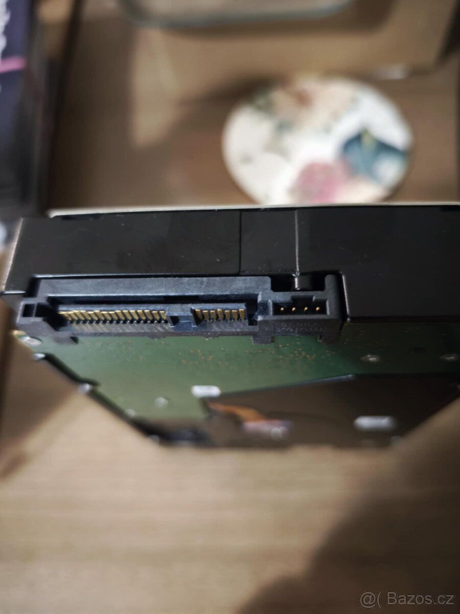 vice kusu 8TB 7200rpm SAS disky HGST, SEAGATE - 3