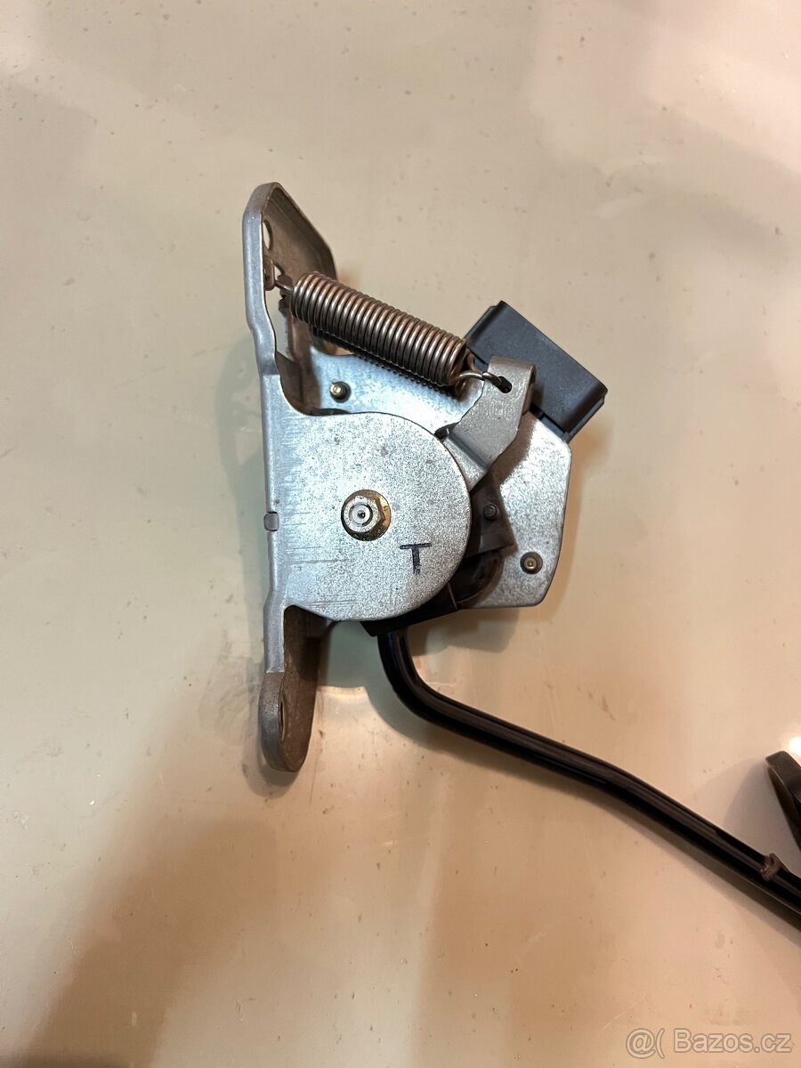 Plynový Pedál Subaru Legacy 4 - 3