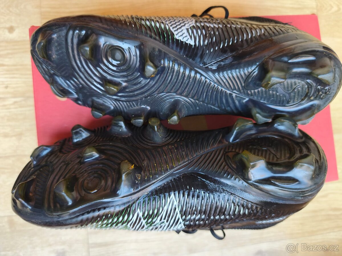 Prodám Kopačky Puma Future 41
- 3