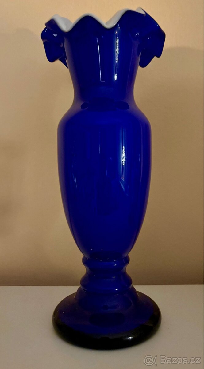 Prodám skleněnou kobaltovou vázu - 3