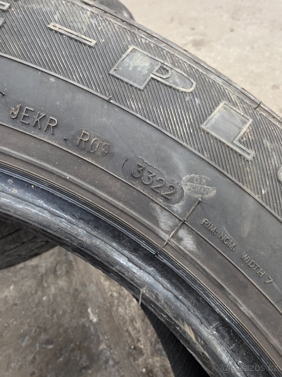 Prodám zimní pneu Imperial 235/60/18 - 3