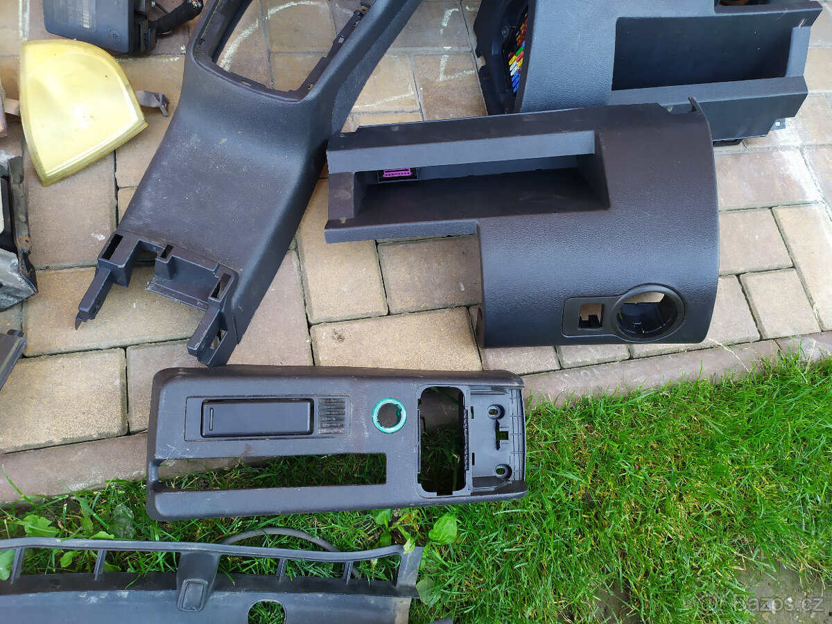 Škoda Octavia RS díly - 3