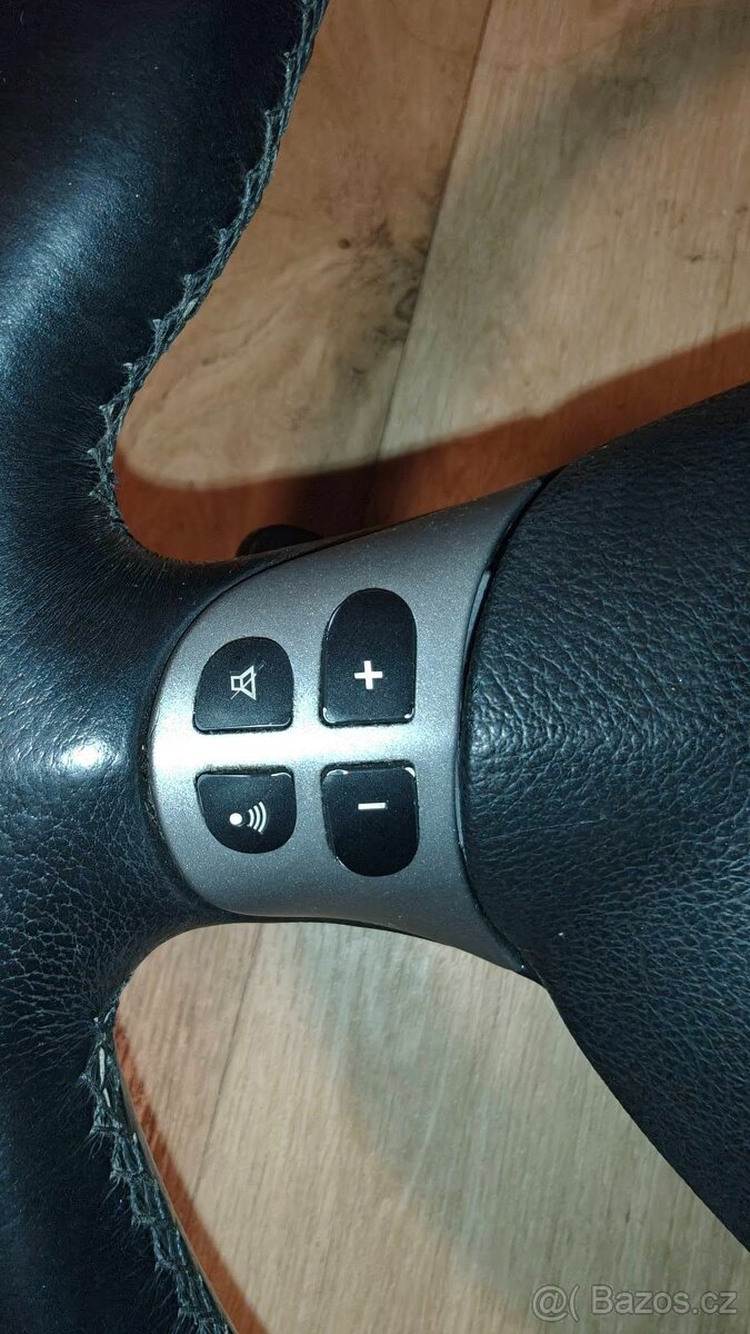 Alfa romeo GT/147 volant + tlačítka - 3