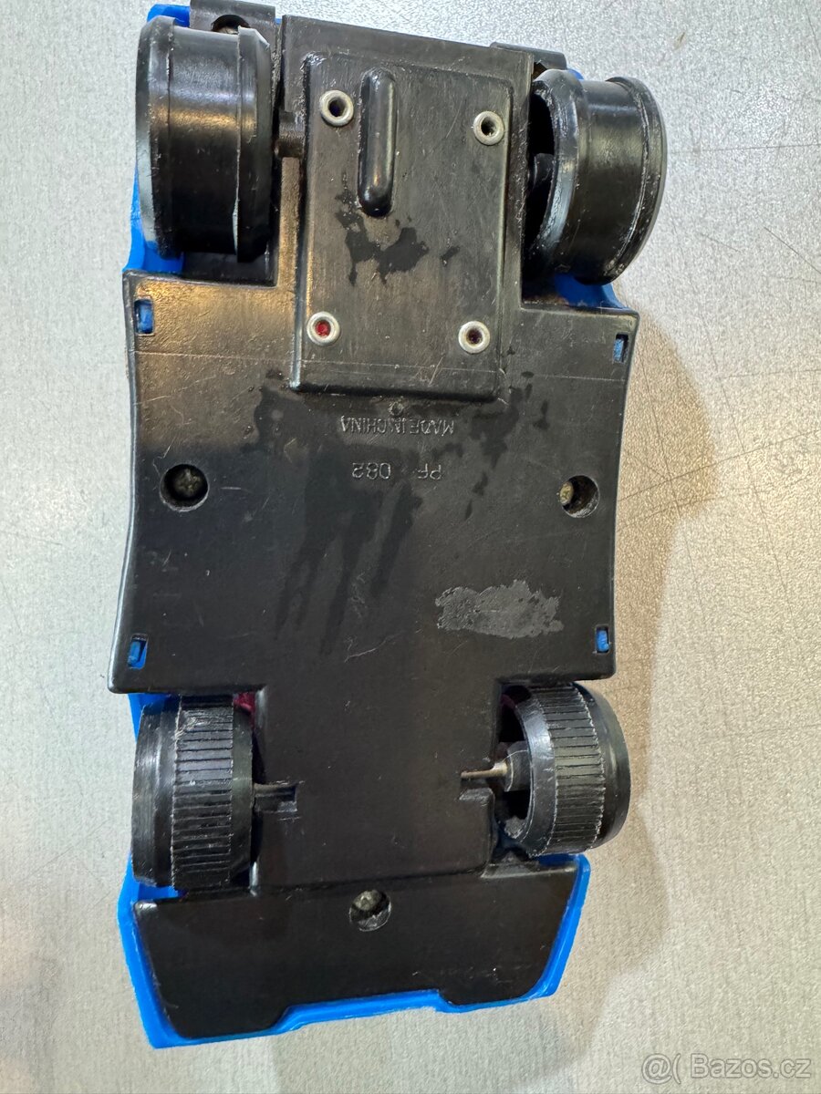 Autíčko na setrvačník - 3