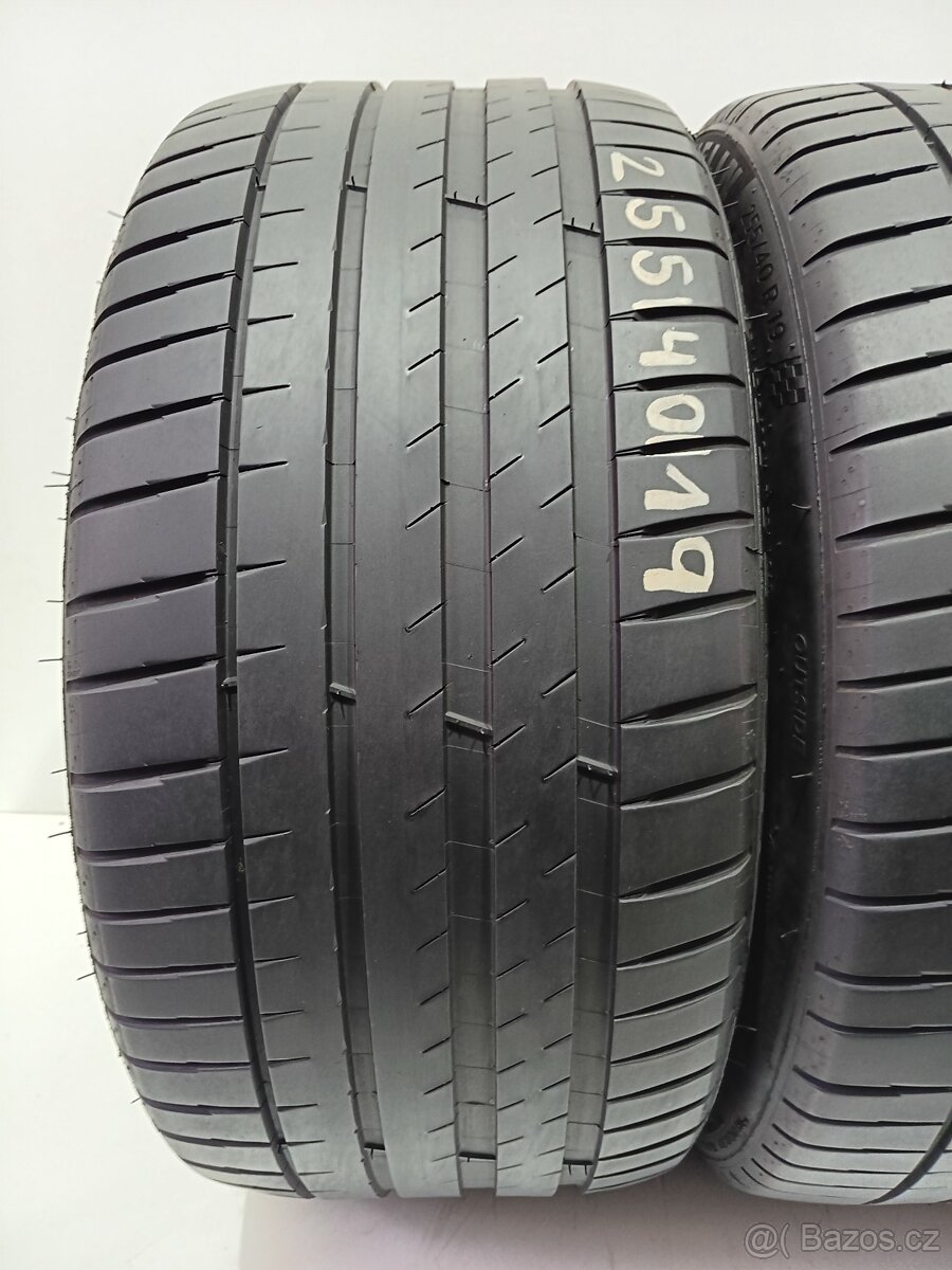Letní pneu 255/40/19 Michelin - 3