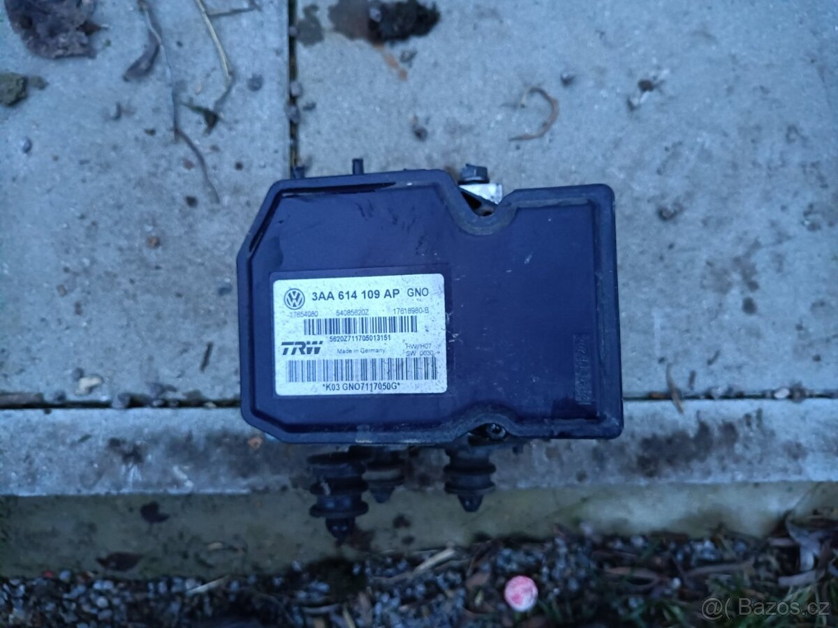 Řídící jednotka ABS vw passat b7 - 3