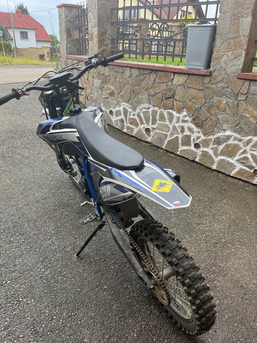 🏍️ Leramotors Killer 250 – téměř nová, jen 8,5 mth