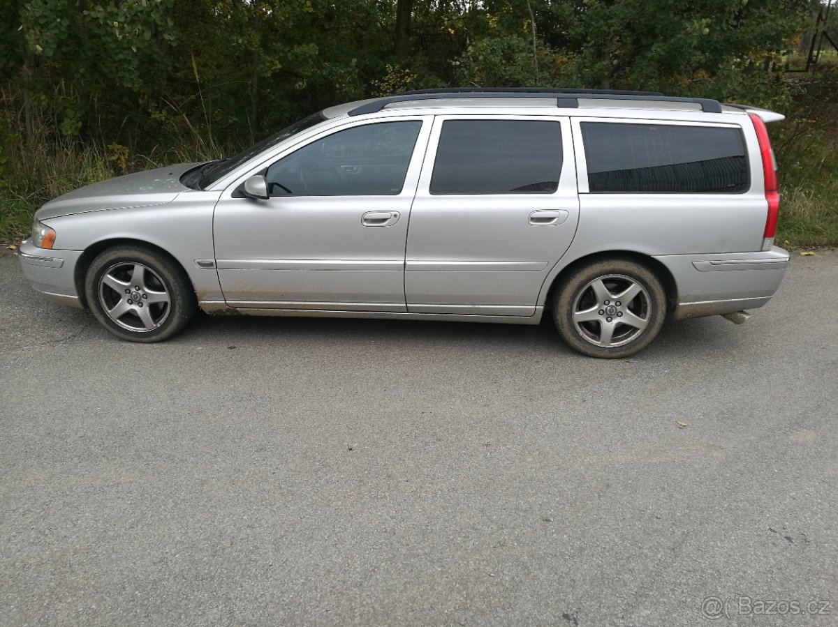 Prodám nd z volvo V70II 2006 2,4D5 136kw - 3