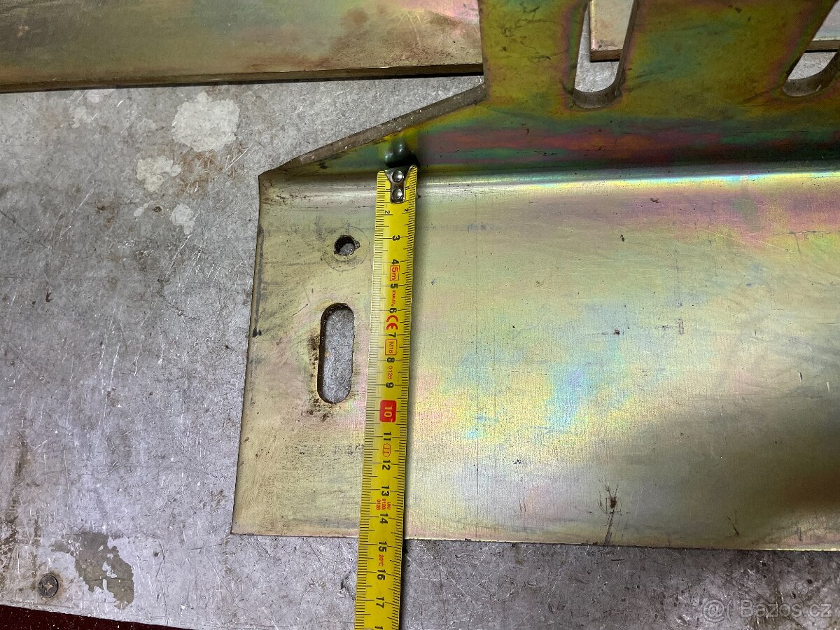 Kovový úhelník - 3