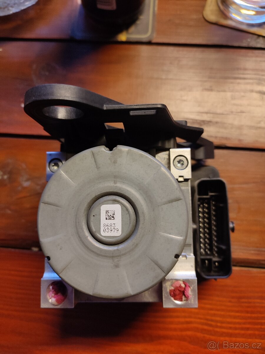 Škoda Octavia 3 řídící jednotka ABS - 3