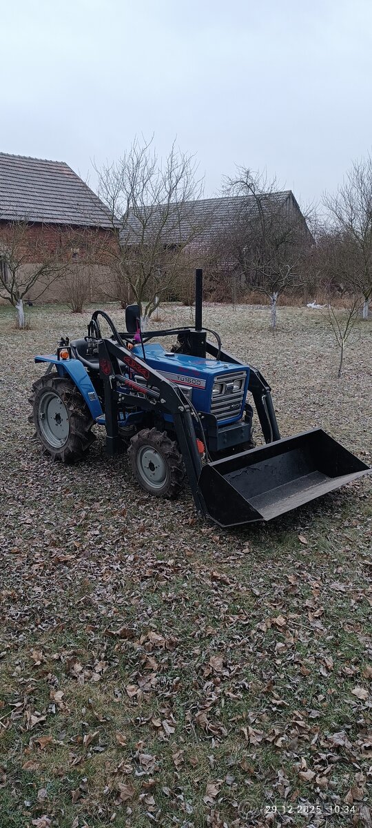 Malotraktor s čelním nakladačem - 3