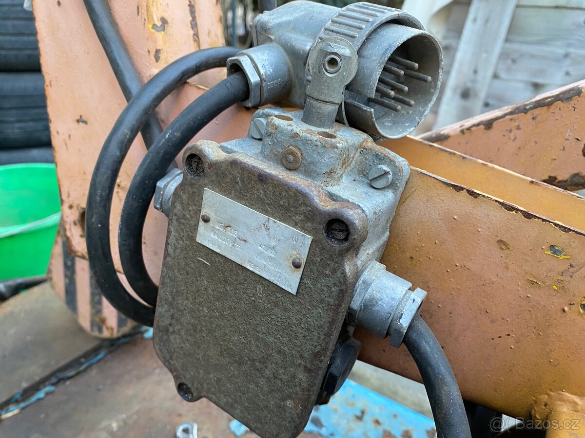 Stavební vratek jeřáb - 3