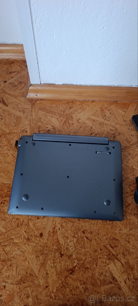 Acer one 10 4in1 notebook/tablet - 3