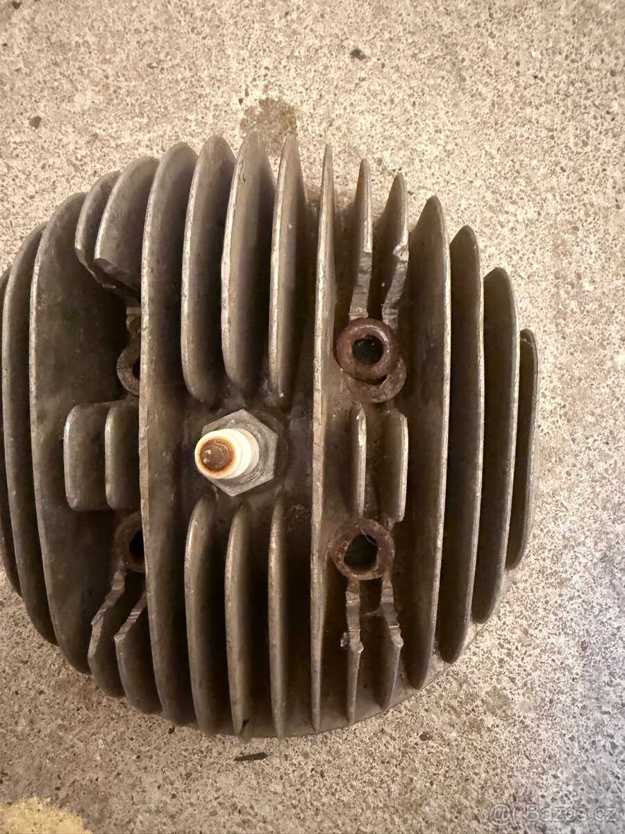 Hlava válce čz 250/455 - 3