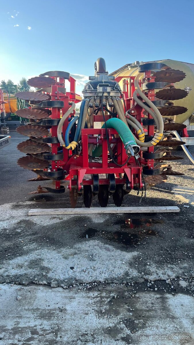 Diskový nesený podmítač - aplikátor na digestát a kejdu Laum - 3