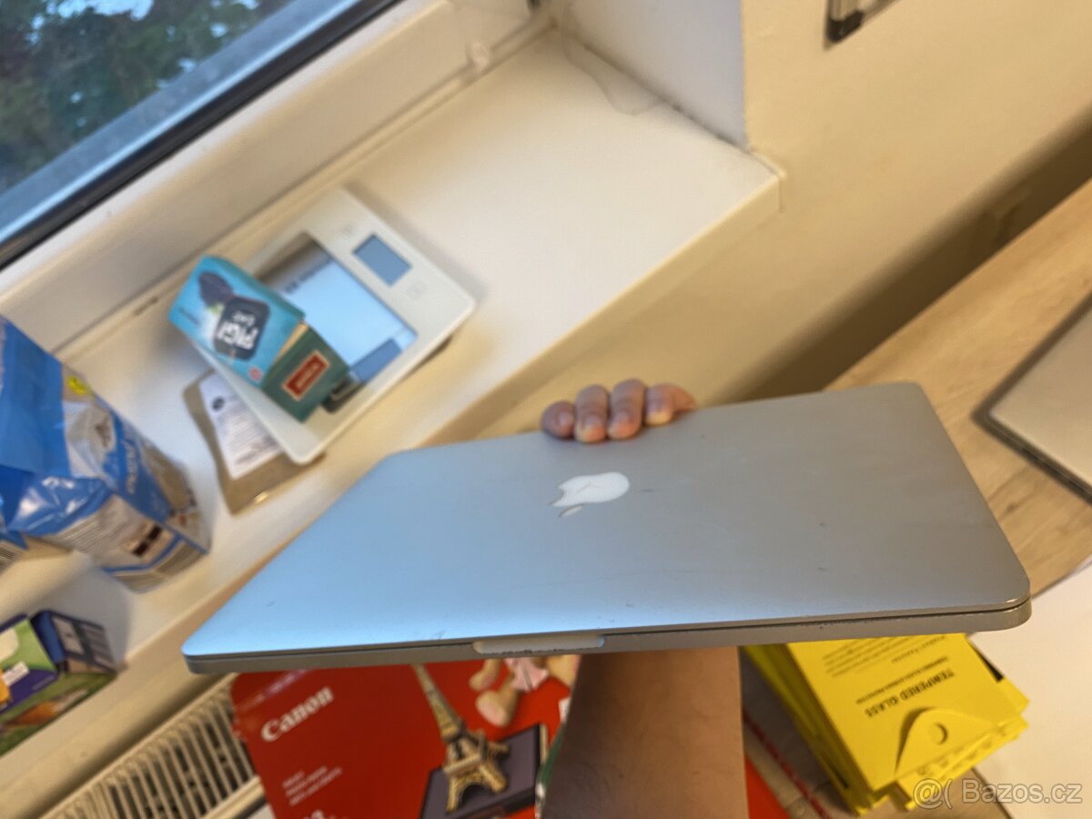 Apple MacBook Pro 13" (Retina) (model A1502) - 3