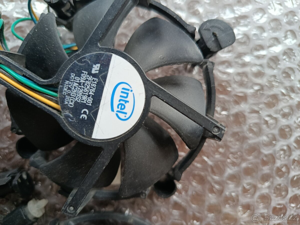 Poskozene vetraky k CPU LGA775 + kryty GPU - 3