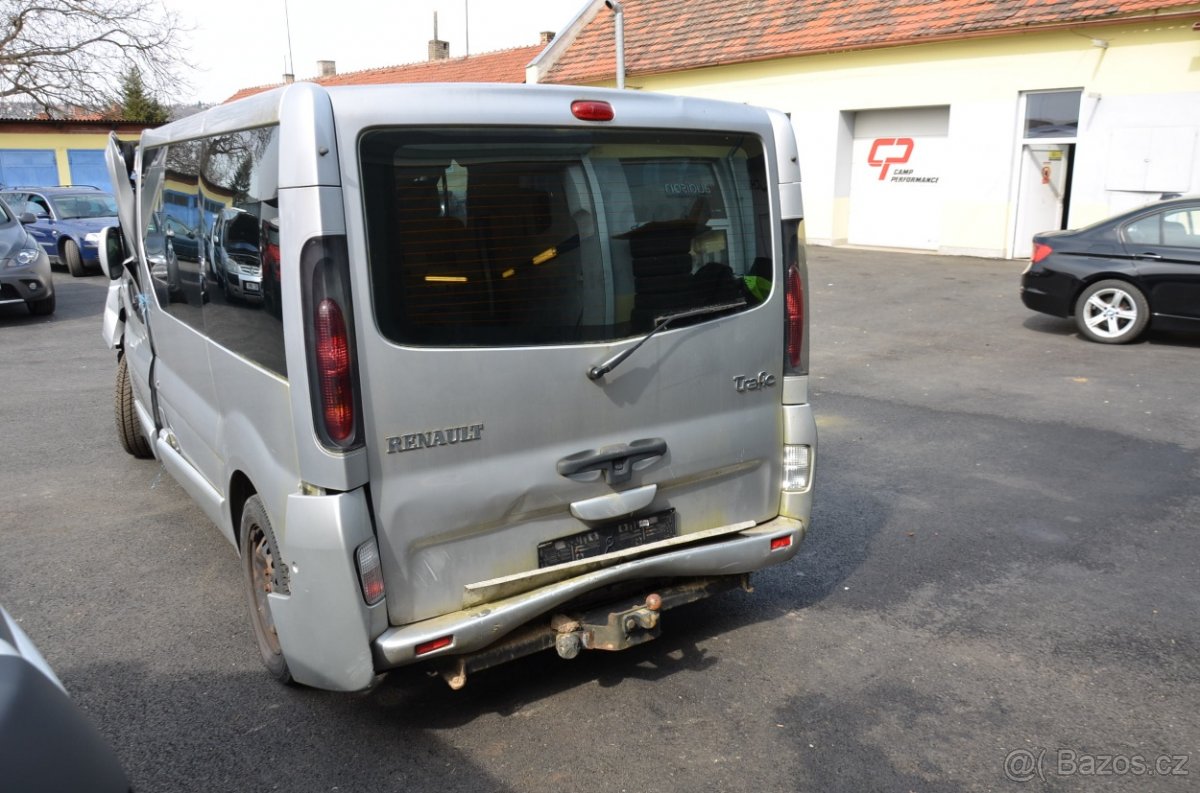 Renault Trafic 2.5 dCi Privilege - náhradní díly - 3