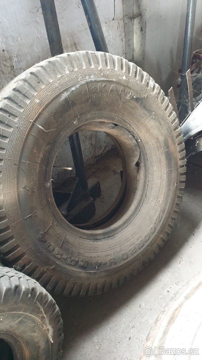 Pneu 12,00 - 20,00 - 3