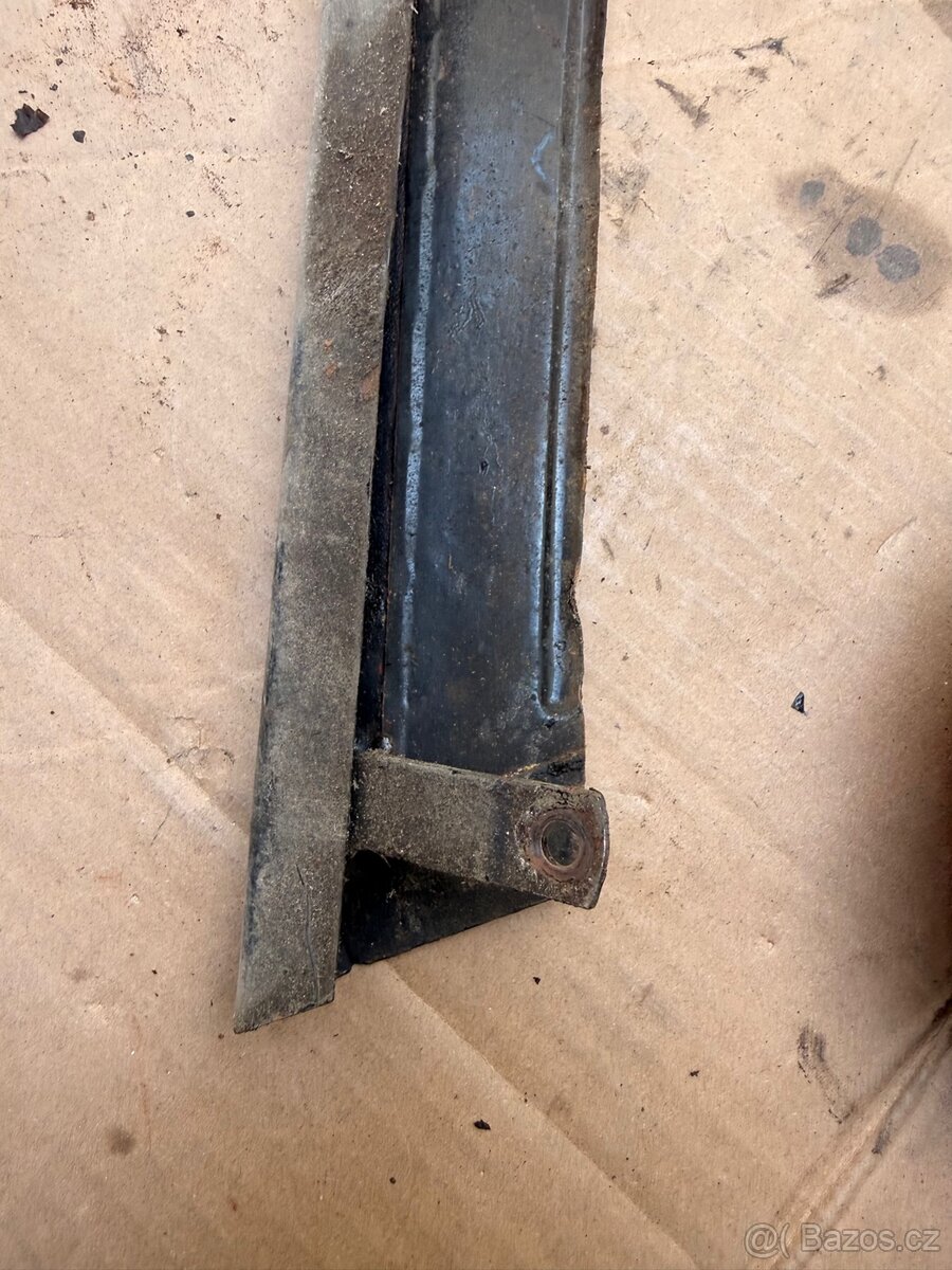 Jawa 550 Pařez kryt řetězu - 3
