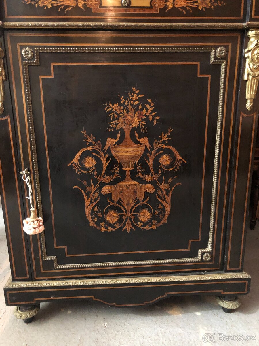 Starožitná intarzovaná skříňka s mramorovou deskou - 3